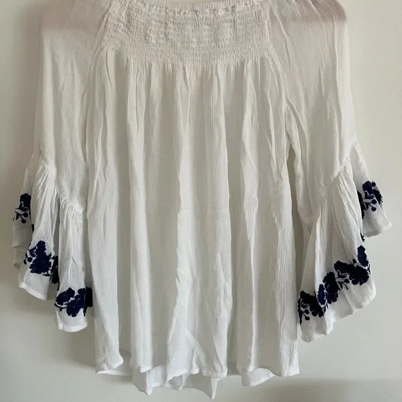 White Boho Peasant Blouse Black Floral Embroidered Sleeve Off Shoulder Top - Picture 2 of 2